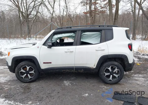 2021 Jeep Renegade Trailhawk 4X4 z USA, uszkodzony, nr VIN ZACNJDC12MPM74558